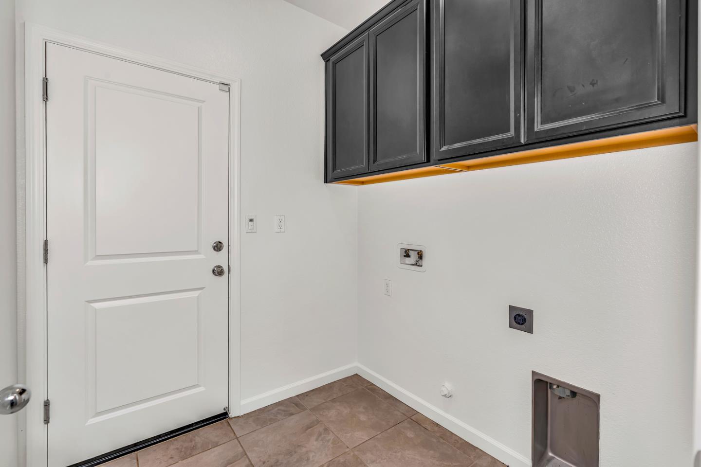 Detail Gallery Image 16 of 20 For 664 Amabile Dr, Los Banos,  CA 93635 - 4 Beds | 3 Baths