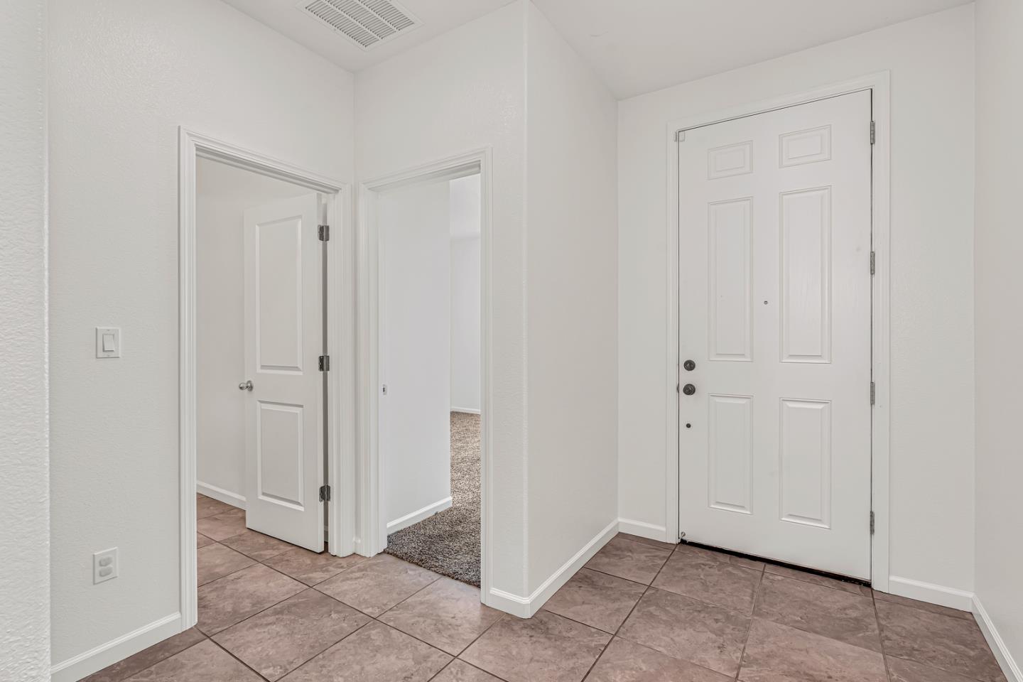 Detail Gallery Image 8 of 20 For 664 Amabile Dr, Los Banos,  CA 93635 - 4 Beds | 3 Baths