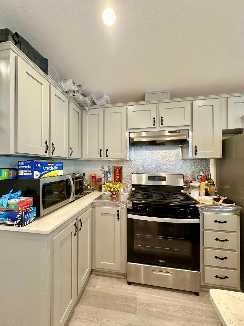 Detail Gallery Image 4 of 10 For 2150 Monterey Hwy #192,  San Jose,  CA 95112 - 3 Beds | 2 Baths