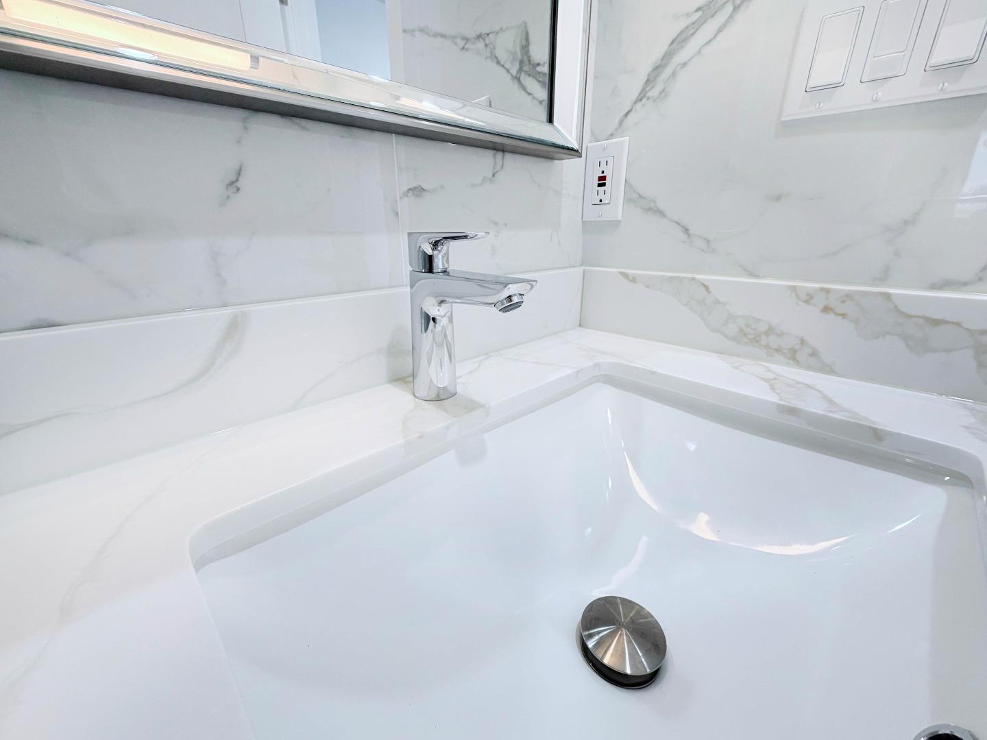 Detail Gallery Image 16 of 33 For 1180 Fitzgerald Ave, San Francisco,  CA 94124 - 5 Beds | 3 Baths