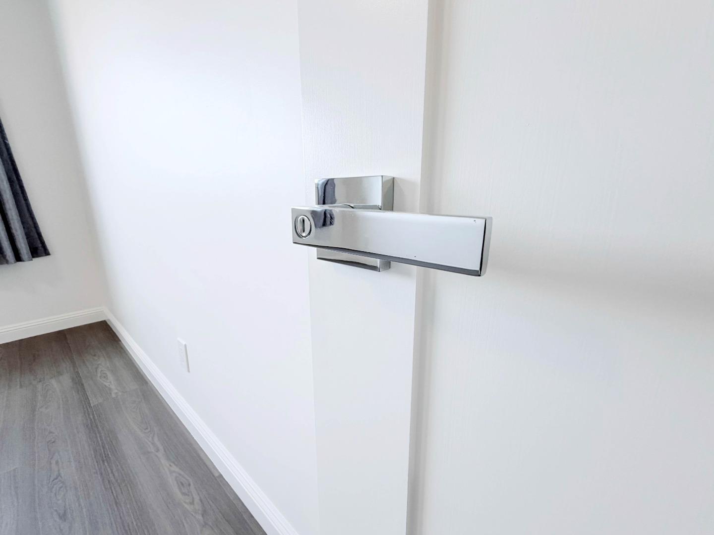 Detail Gallery Image 17 of 33 For 1180 Fitzgerald Ave, San Francisco,  CA 94124 - 5 Beds | 3 Baths