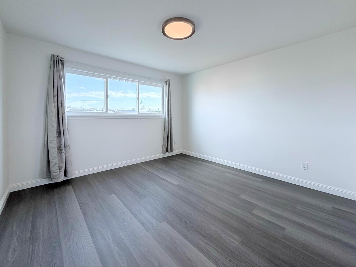 Detail Gallery Image 18 of 33 For 1180 Fitzgerald Ave, San Francisco,  CA 94124 - 5 Beds | 3 Baths