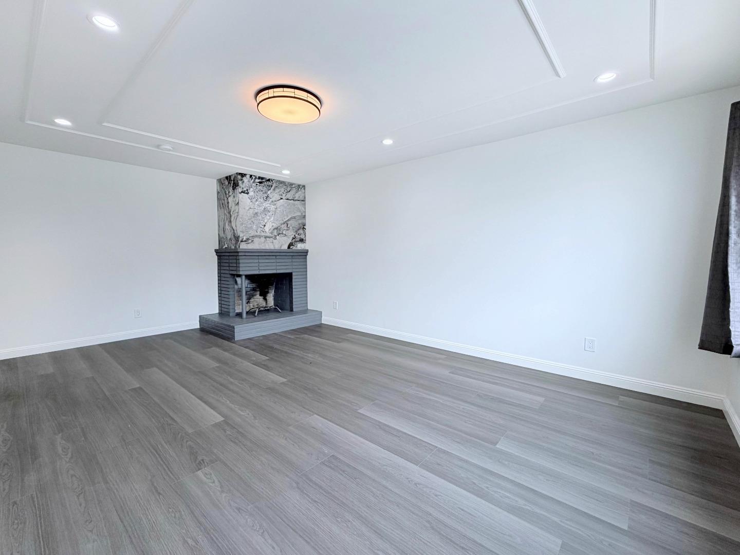 Detail Gallery Image 4 of 33 For 1180 Fitzgerald Ave, San Francisco,  CA 94124 - 5 Beds | 3 Baths