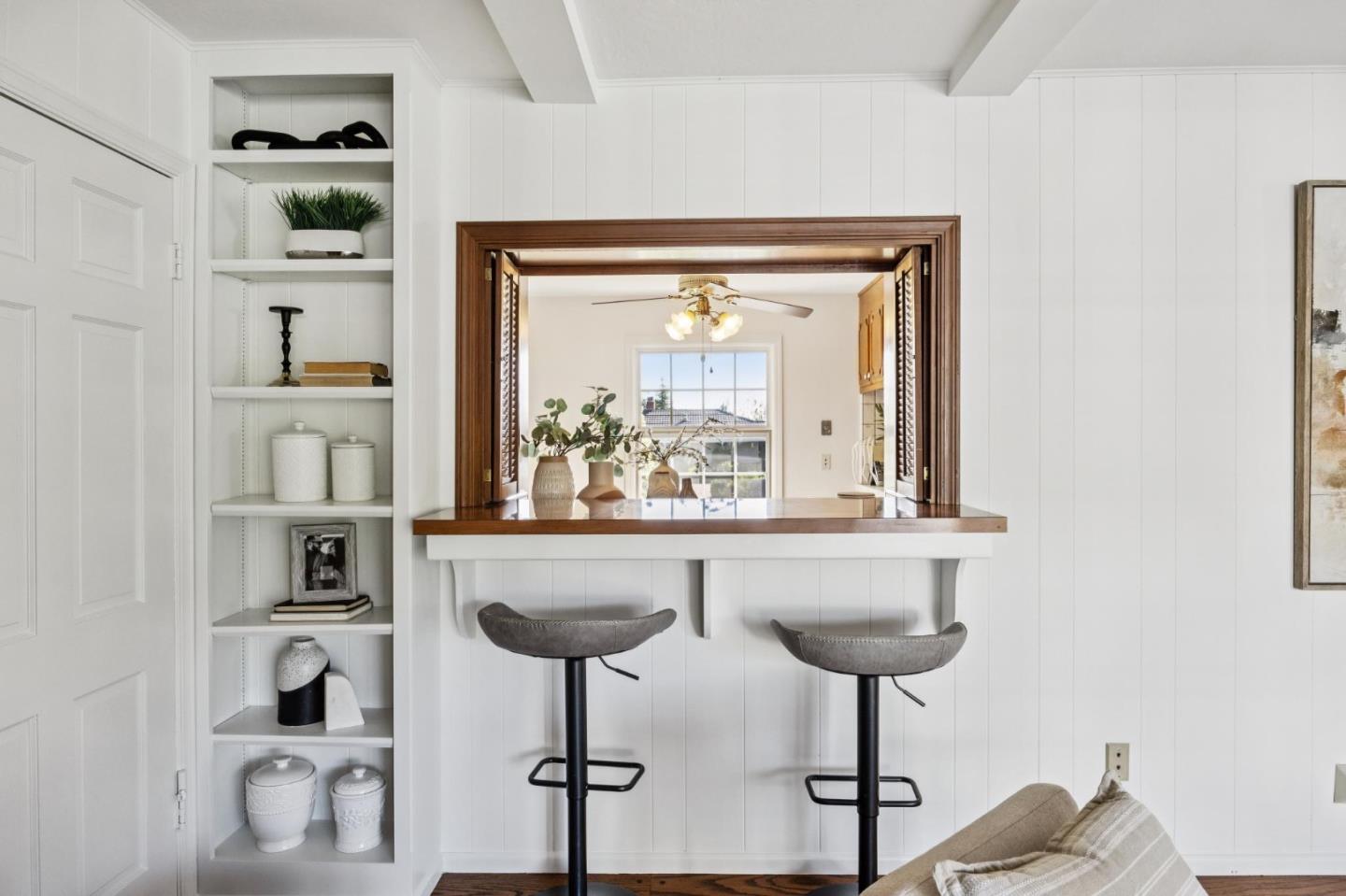 Detail Gallery Image 14 of 49 For 15495 via Caballero, Monte Sereno,  CA 95030 - 5 Beds | 3/1 Baths