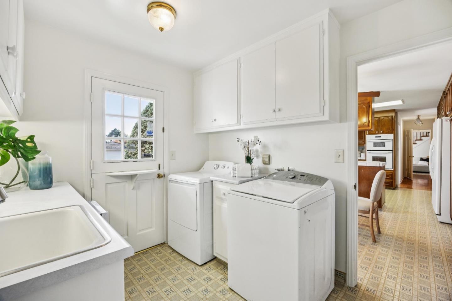 Detail Gallery Image 18 of 49 For 15495 via Caballero, Monte Sereno,  CA 95030 - 5 Beds | 3/1 Baths