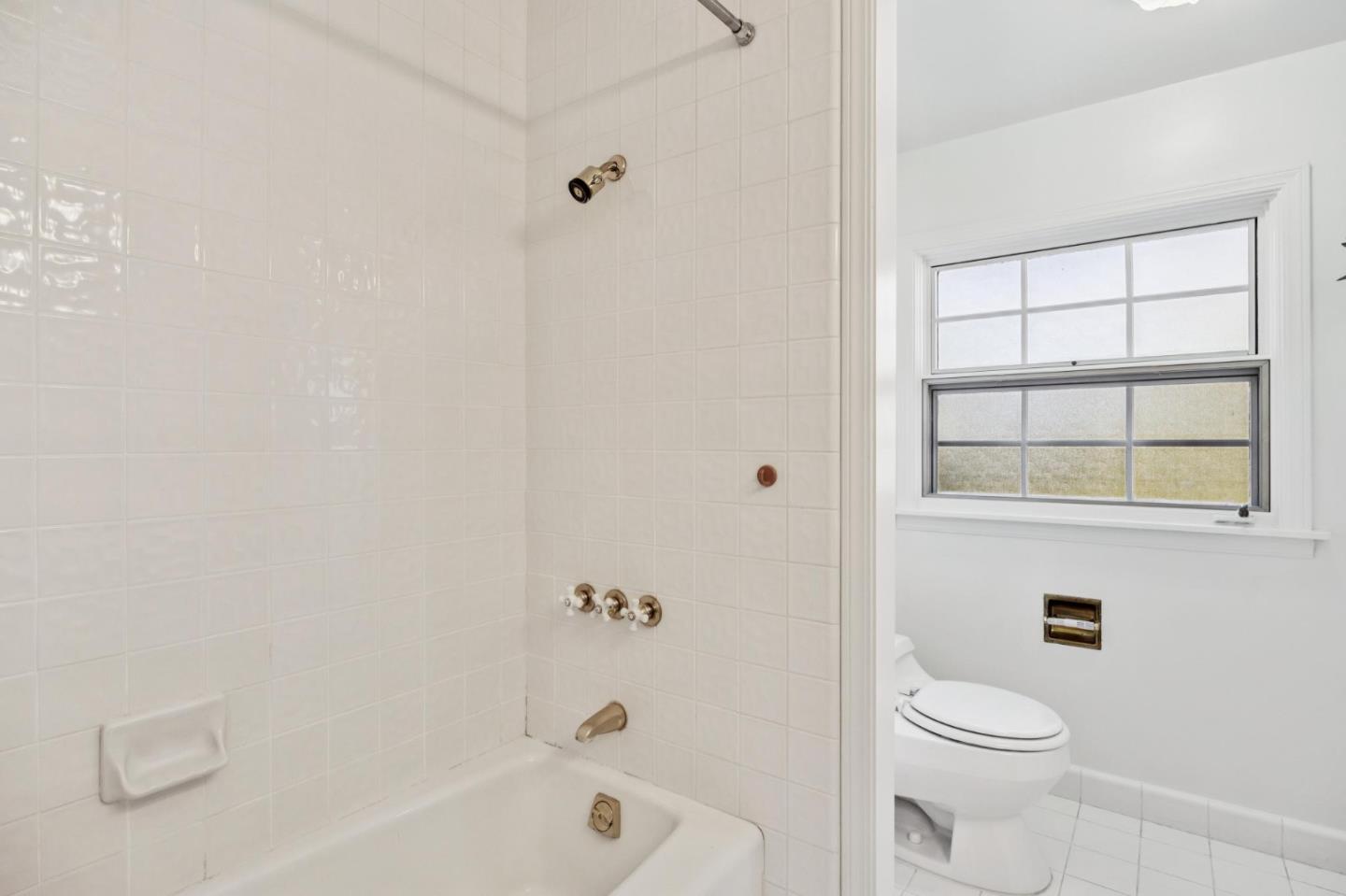 Detail Gallery Image 29 of 49 For 15495 via Caballero, Monte Sereno,  CA 95030 - 5 Beds | 3/1 Baths