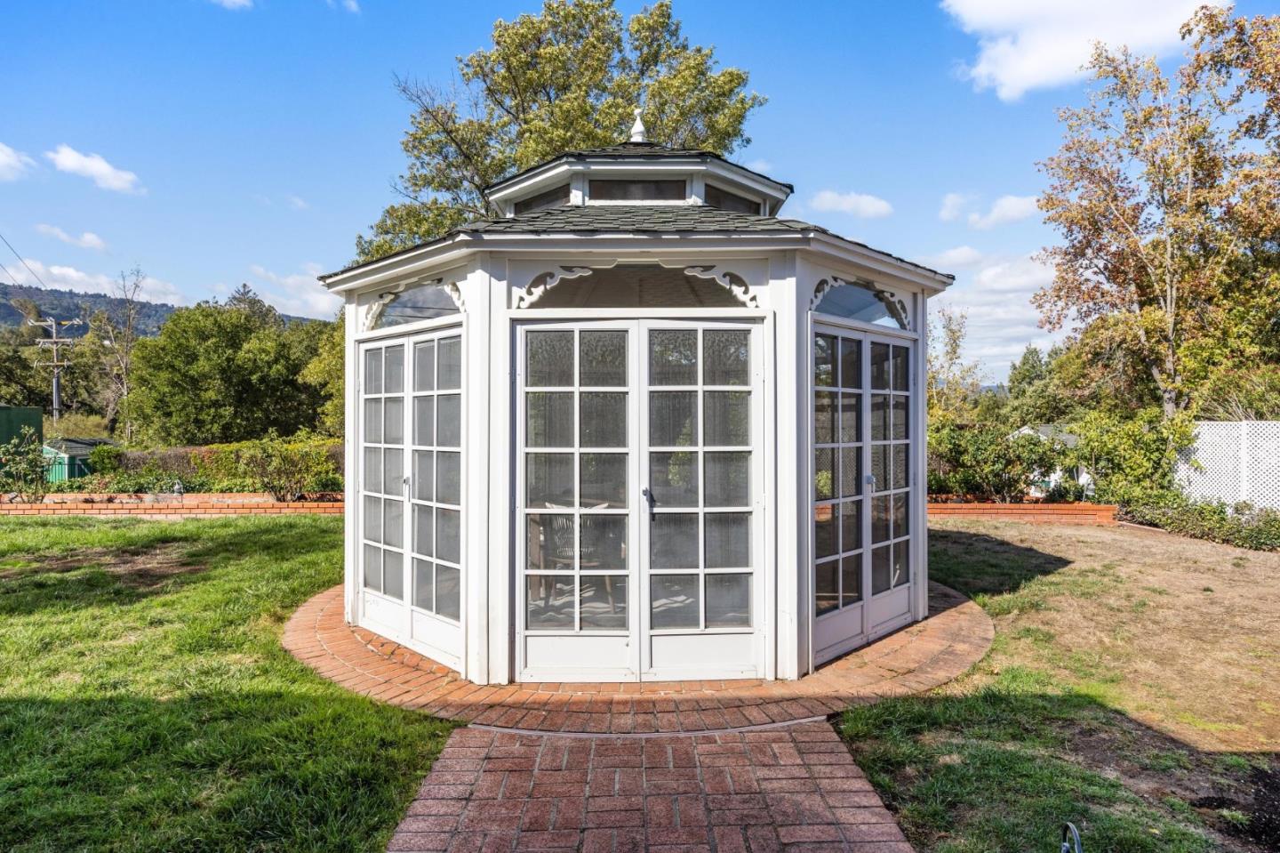 Detail Gallery Image 30 of 49 For 15495 via Caballero, Monte Sereno,  CA 95030 - 5 Beds | 3/1 Baths