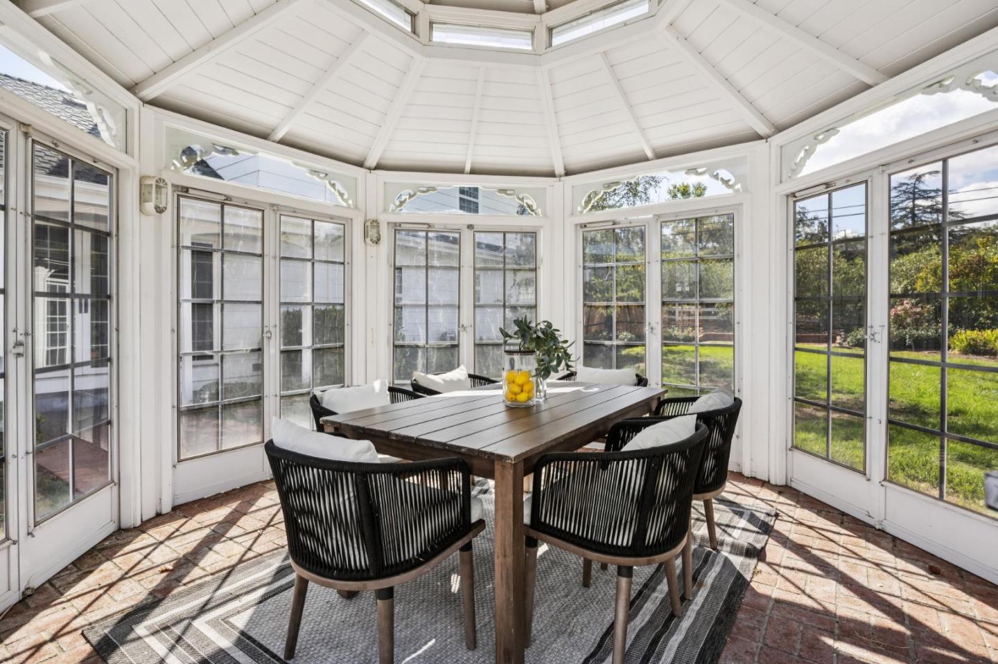 Detail Gallery Image 31 of 49 For 15495 via Caballero, Monte Sereno,  CA 95030 - 5 Beds | 3/1 Baths