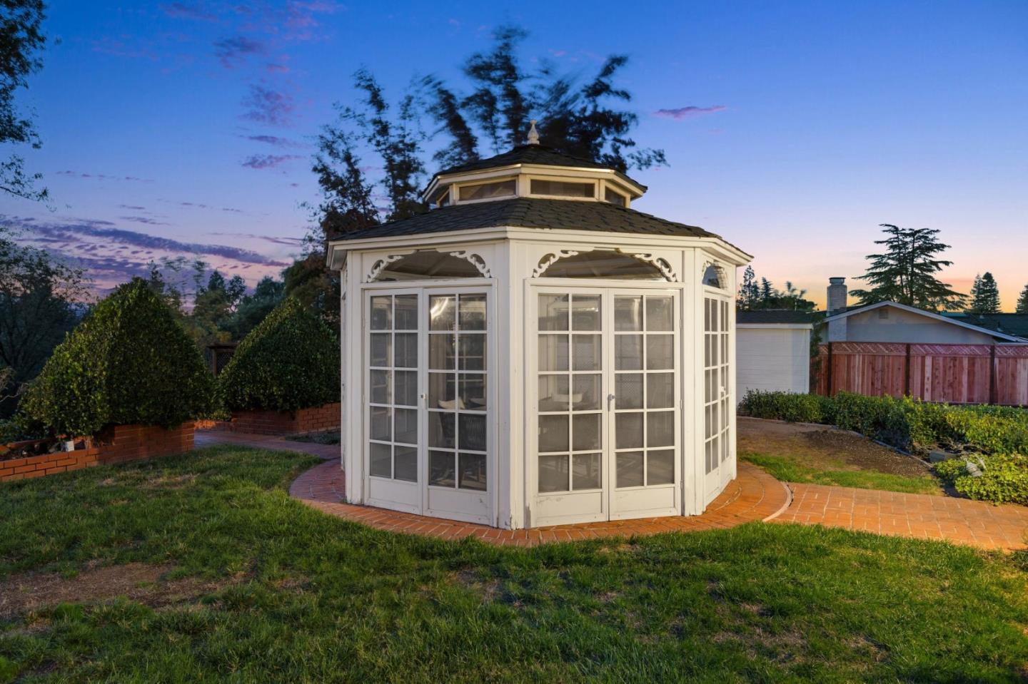 Detail Gallery Image 44 of 49 For 15495 via Caballero, Monte Sereno,  CA 95030 - 5 Beds | 3/1 Baths