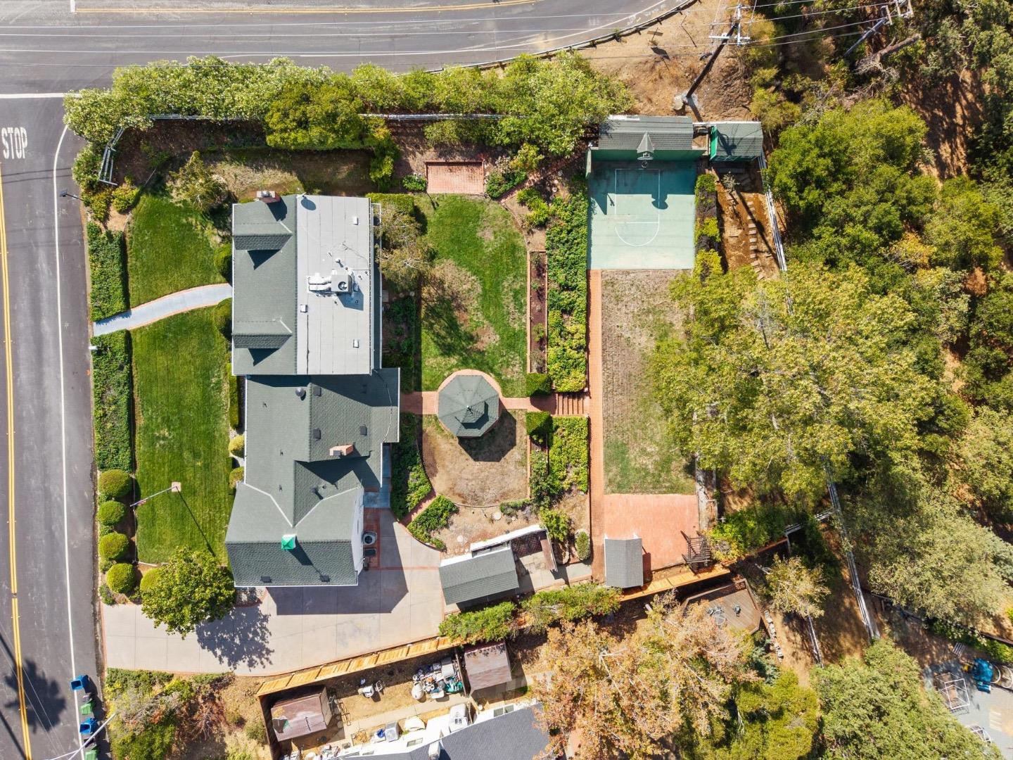 Detail Gallery Image 47 of 49 For 15495 via Caballero, Monte Sereno,  CA 95030 - 5 Beds | 3/1 Baths