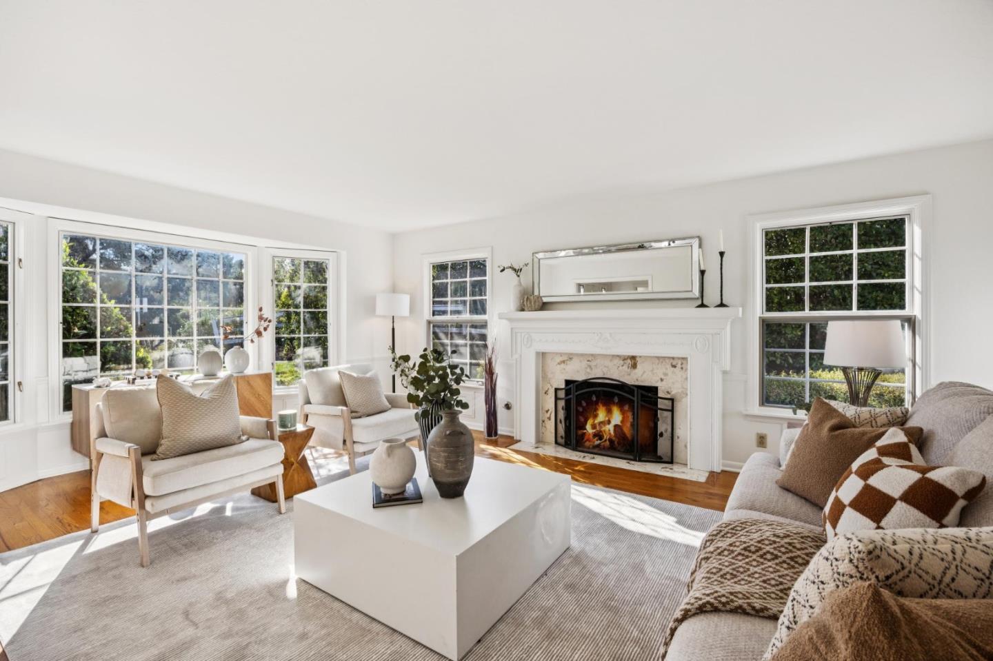 Detail Gallery Image 6 of 49 For 15495 via Caballero, Monte Sereno,  CA 95030 - 5 Beds | 3/1 Baths