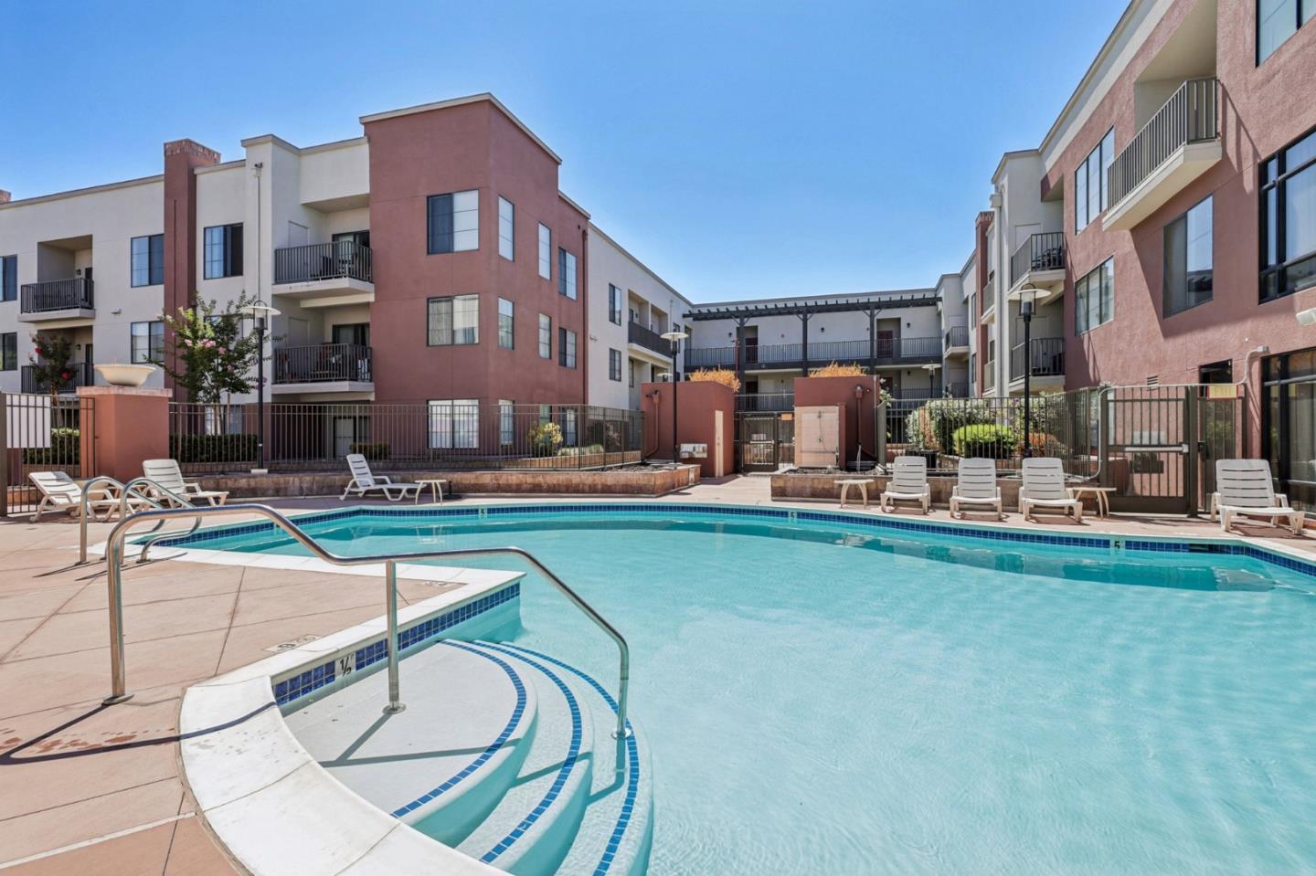 Detail Gallery Image 17 of 22 For 1060 S 3rd St #129,  San Jose,  CA 95112 - 2 Beds | 2 Baths