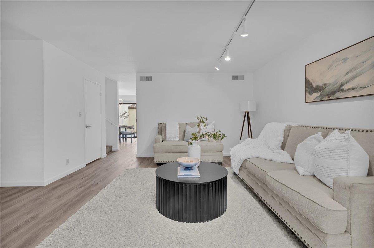 Detail Gallery Image 6 of 31 For 605 Acorn Ct, Pacific Grove,  CA 93950 - 3 Beds | 2/1 Baths