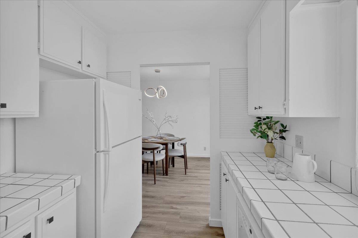 Detail Gallery Image 9 of 31 For 605 Acorn Ct, Pacific Grove,  CA 93950 - 3 Beds | 2/1 Baths