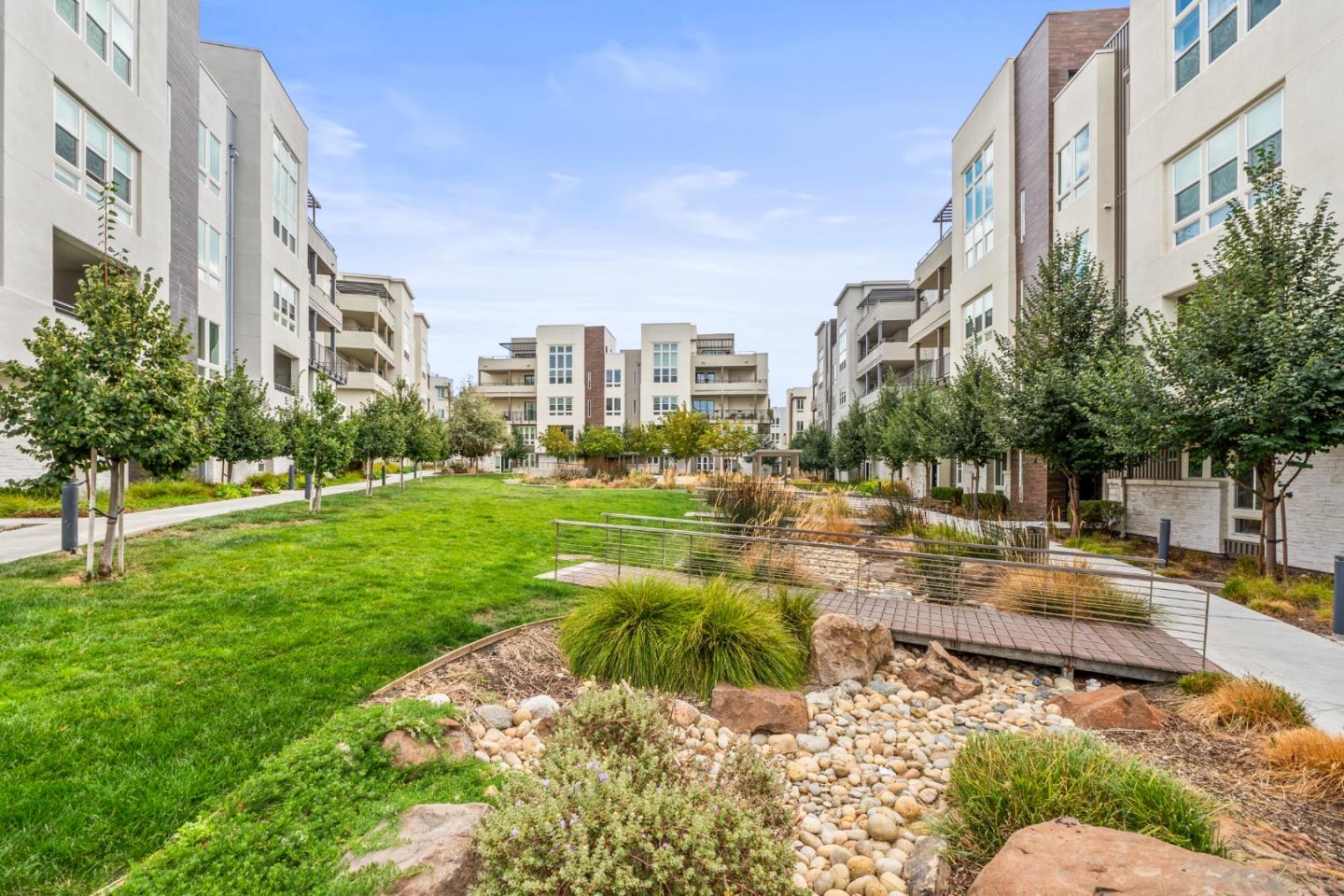 Detail Gallery Image 4 of 19 For 45250 Volt Ter #102-1,  Fremont,  CA 94539 - 1 Beds | 1 Baths