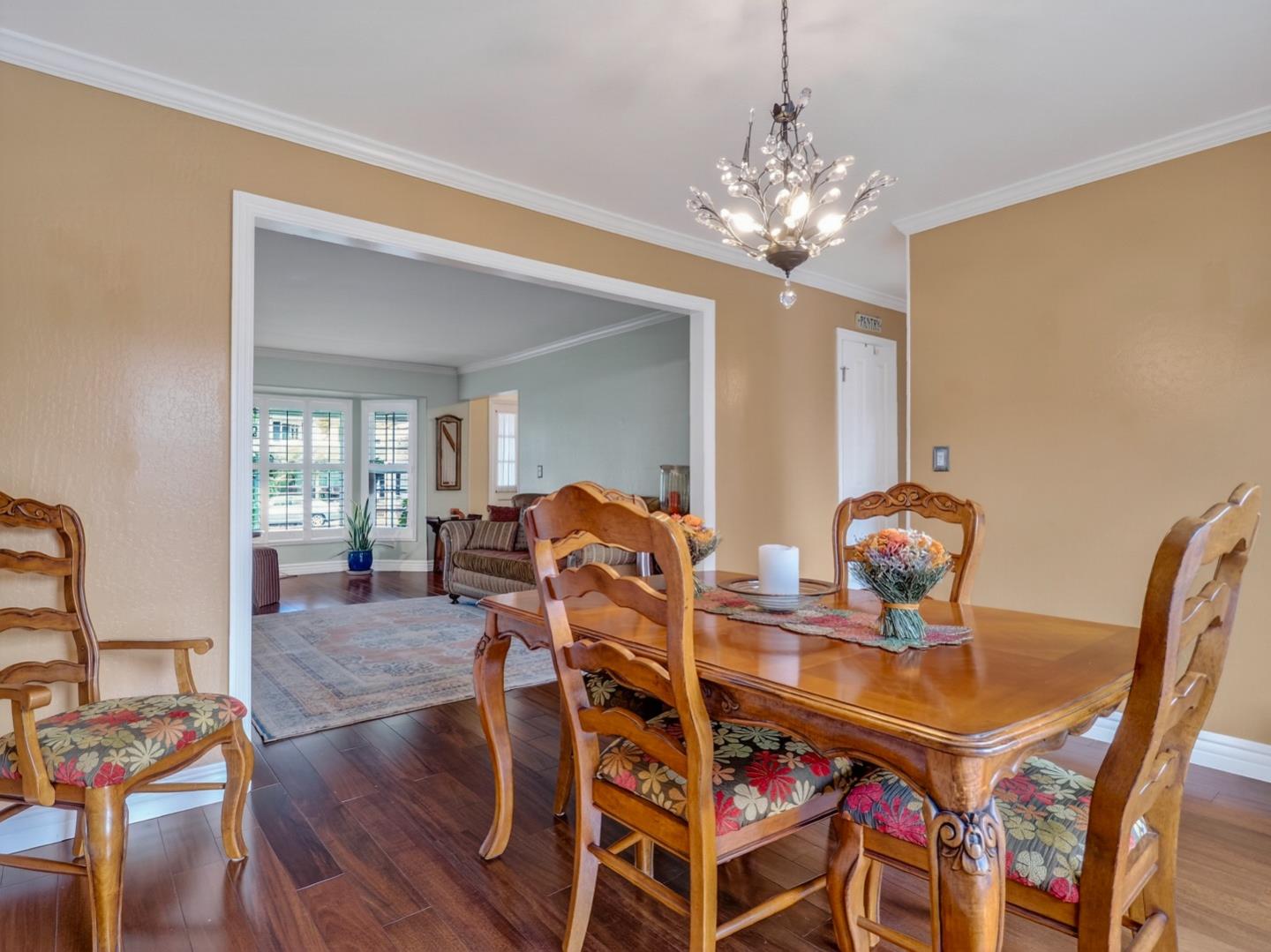 Detail Gallery Image 10 of 35 For 246 Leota Ave, Sunnyvale,  CA 94086 - 4 Beds | 2/1 Baths