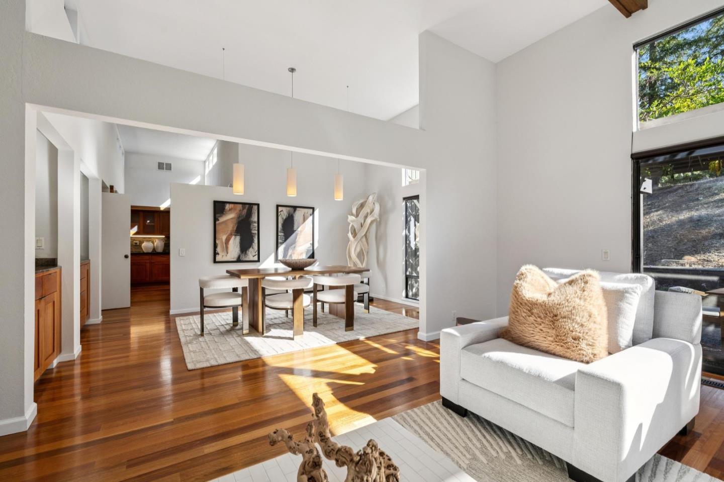 Detail Gallery Image 13 of 52 For 35 Bear Paw, Portola Valley,  CA 94028 - 3 Beds | 2/1 Baths