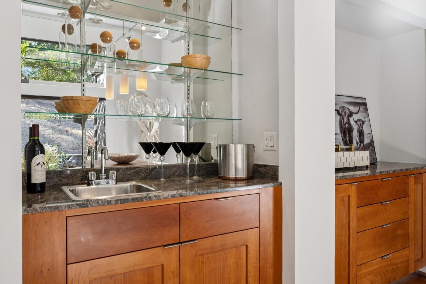 Detail Gallery Image 15 of 52 For 35 Bear Paw, Portola Valley,  CA 94028 - 3 Beds | 2/1 Baths