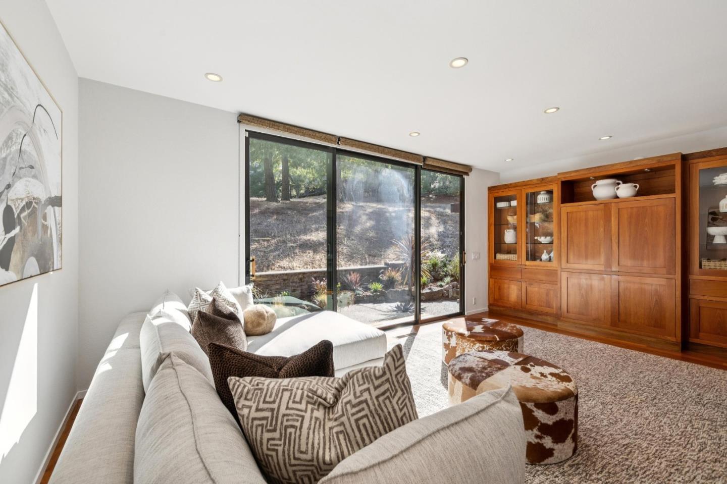 Detail Gallery Image 19 of 52 For 35 Bear Paw, Portola Valley,  CA 94028 - 3 Beds | 2/1 Baths