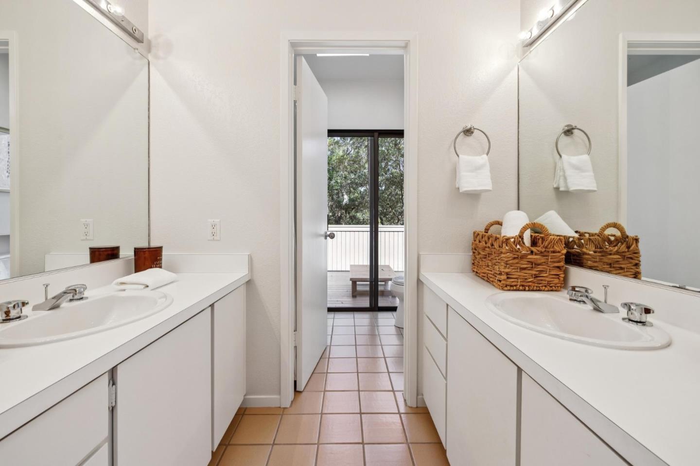 Detail Gallery Image 31 of 52 For 35 Bear Paw, Portola Valley,  CA 94028 - 3 Beds | 2/1 Baths