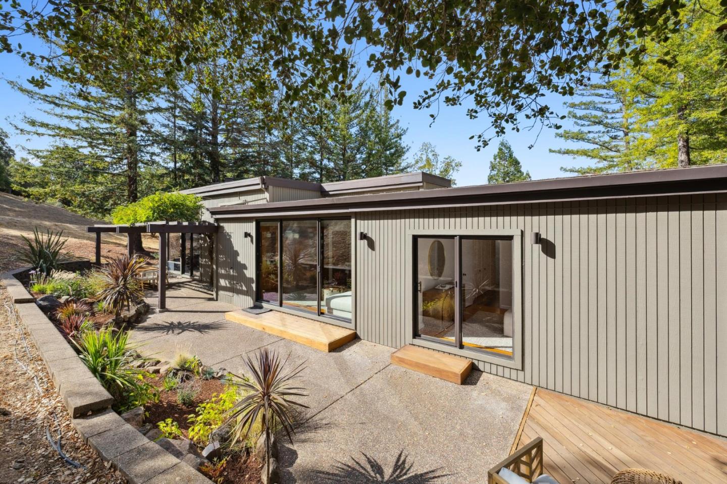 Detail Gallery Image 39 of 52 For 35 Bear Paw, Portola Valley,  CA 94028 - 3 Beds | 2/1 Baths