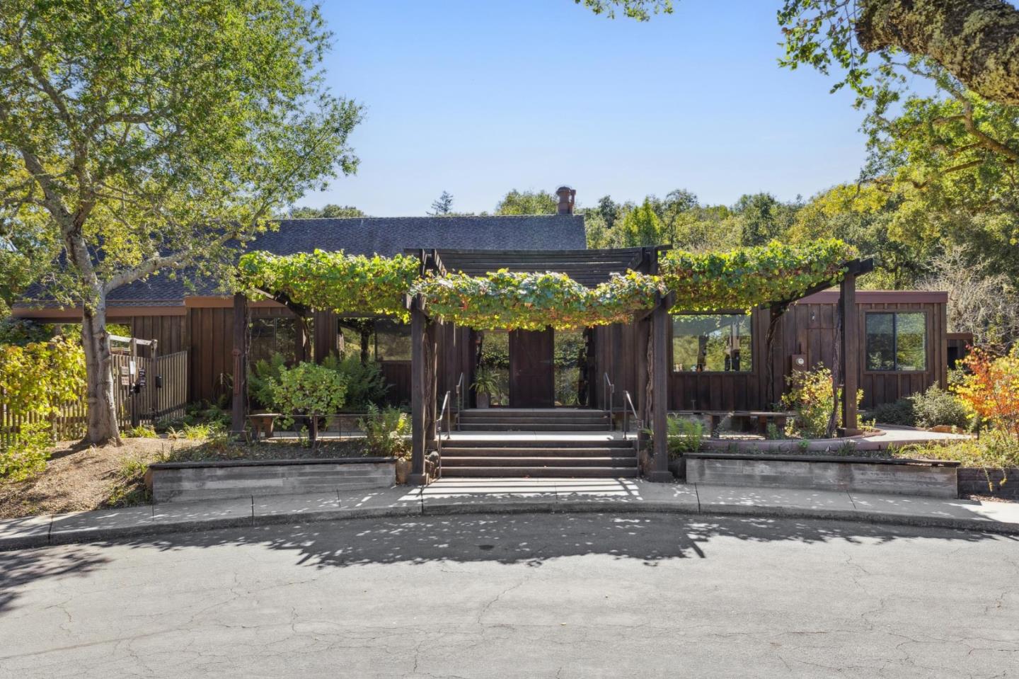 Detail Gallery Image 43 of 52 For 35 Bear Paw, Portola Valley,  CA 94028 - 3 Beds | 2/1 Baths