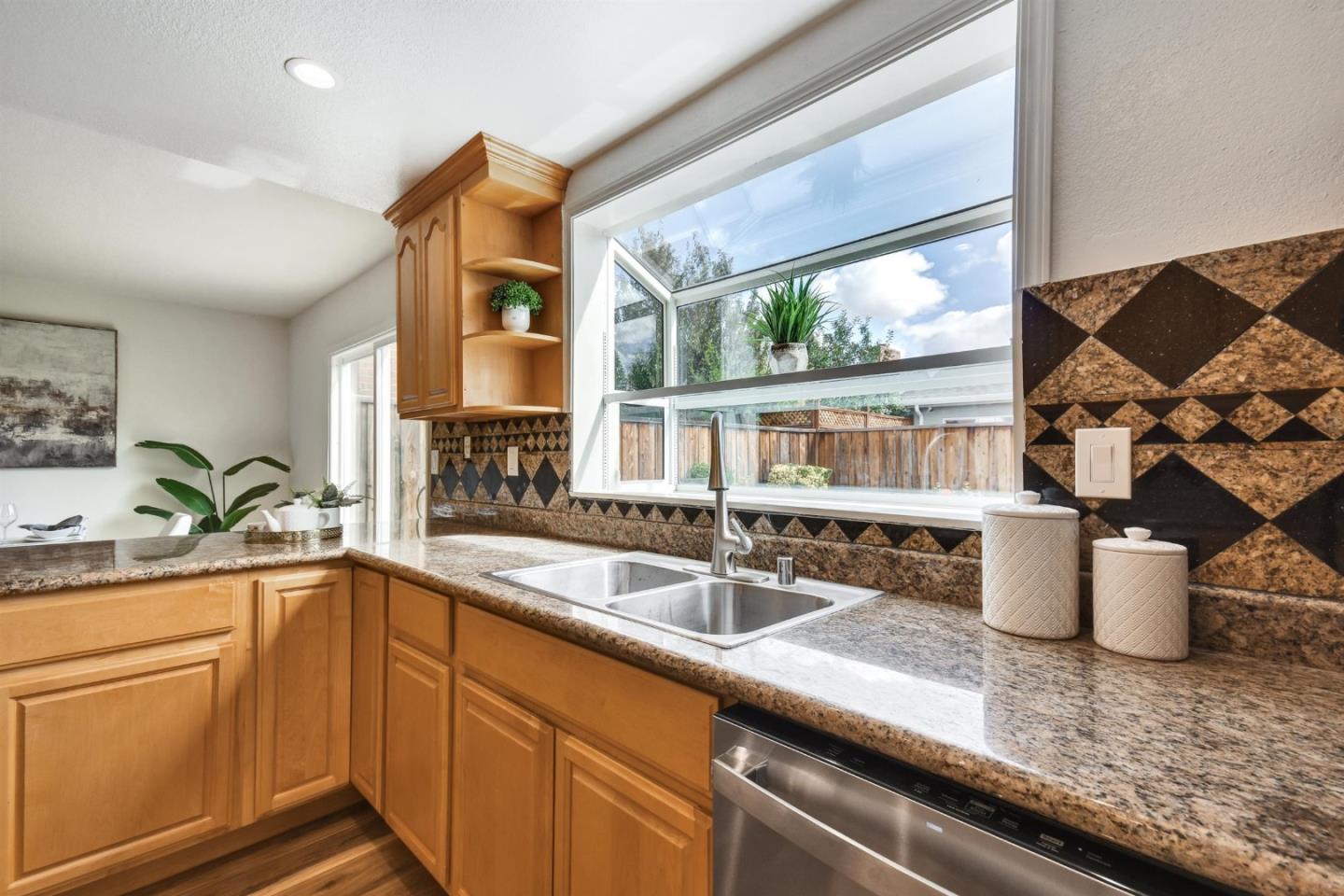 Detail Gallery Image 11 of 35 For 44 Southmar Ct, San Jose,  CA 95138 - 4 Beds | 2/1 Baths