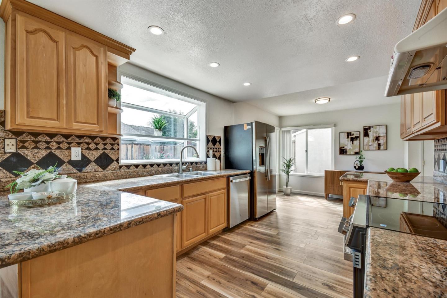 Detail Gallery Image 12 of 35 For 44 Southmar Ct, San Jose,  CA 95138 - 4 Beds | 2/1 Baths