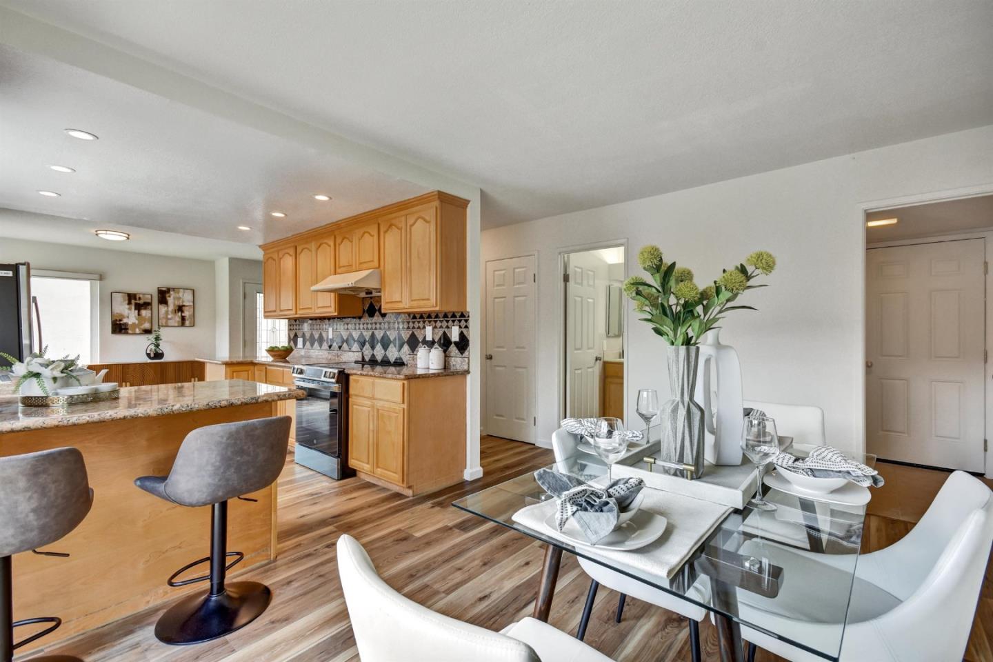 Detail Gallery Image 14 of 35 For 44 Southmar Ct, San Jose,  CA 95138 - 4 Beds | 2/1 Baths