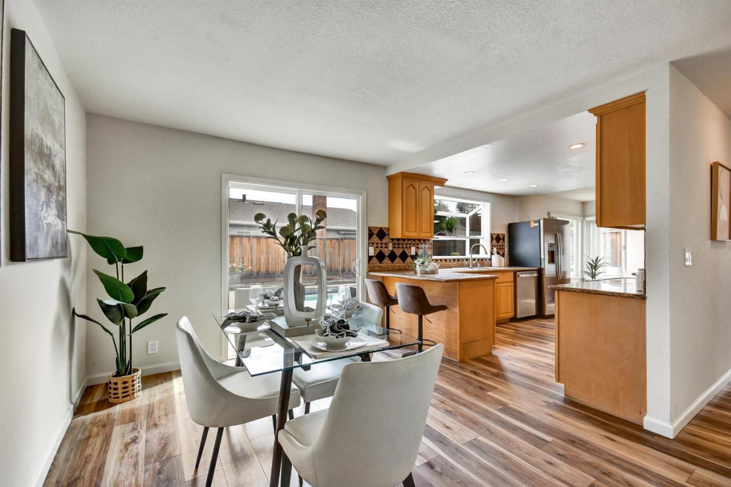 Detail Gallery Image 15 of 35 For 44 Southmar Ct, San Jose,  CA 95138 - 4 Beds | 2/1 Baths