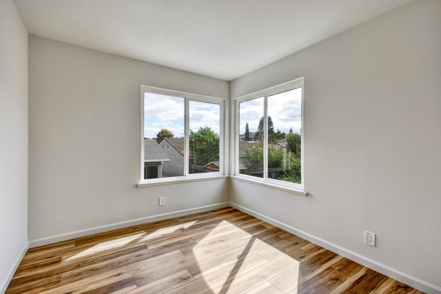 Detail Gallery Image 19 of 35 For 44 Southmar Ct, San Jose,  CA 95138 - 4 Beds | 2/1 Baths