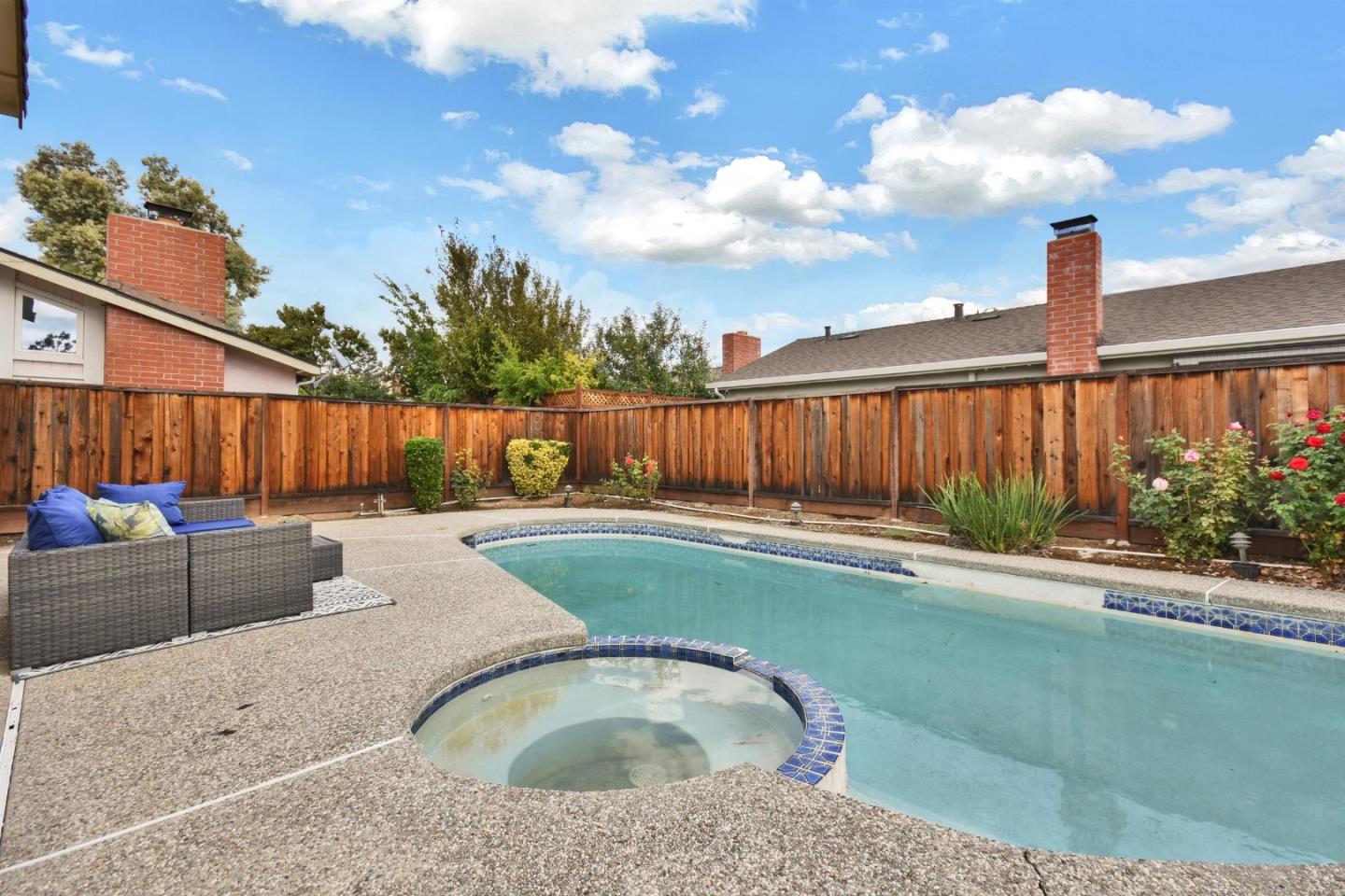 Detail Gallery Image 31 of 35 For 44 Southmar Ct, San Jose,  CA 95138 - 4 Beds | 2/1 Baths