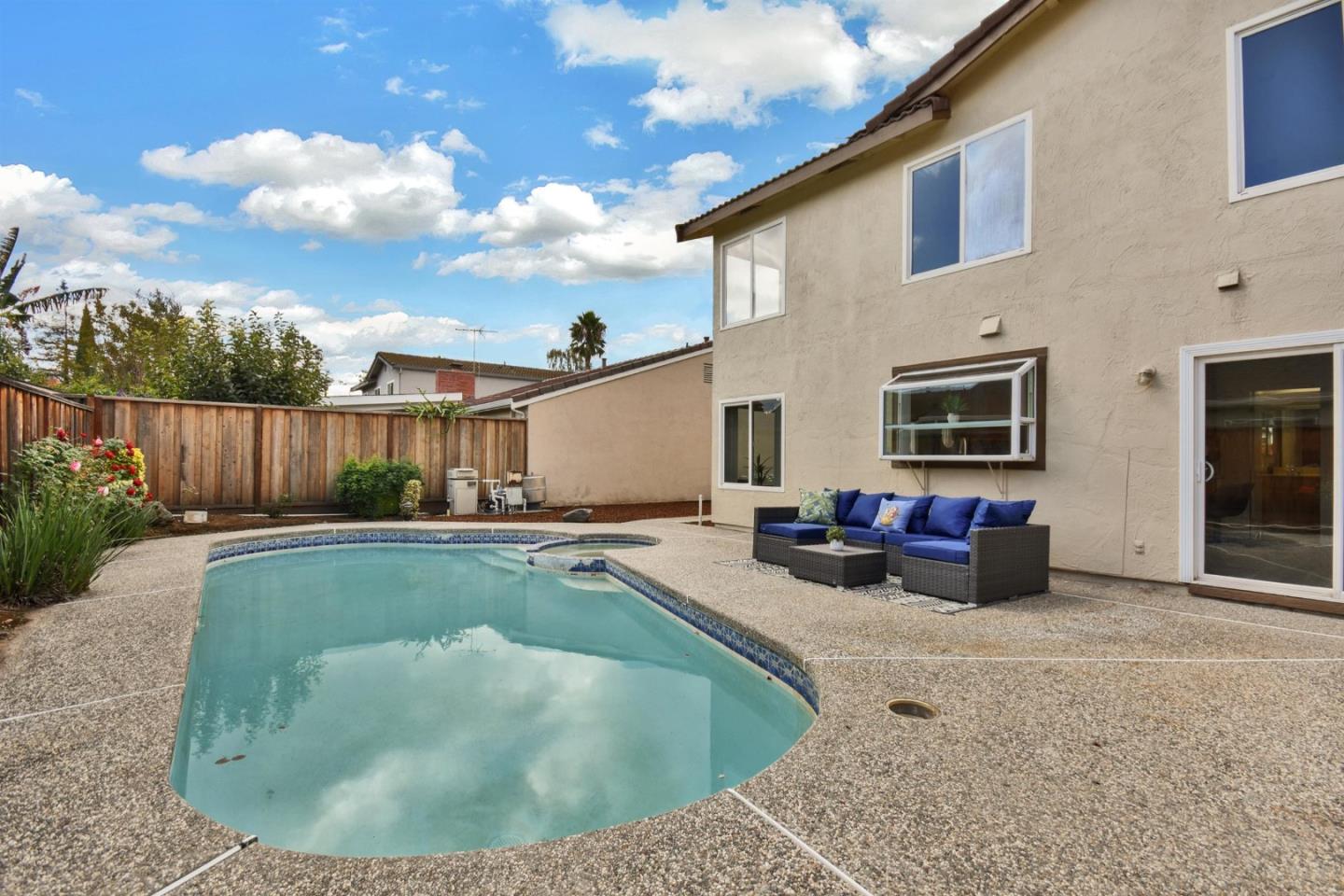 Detail Gallery Image 33 of 35 For 44 Southmar Ct, San Jose,  CA 95138 - 4 Beds | 2/1 Baths