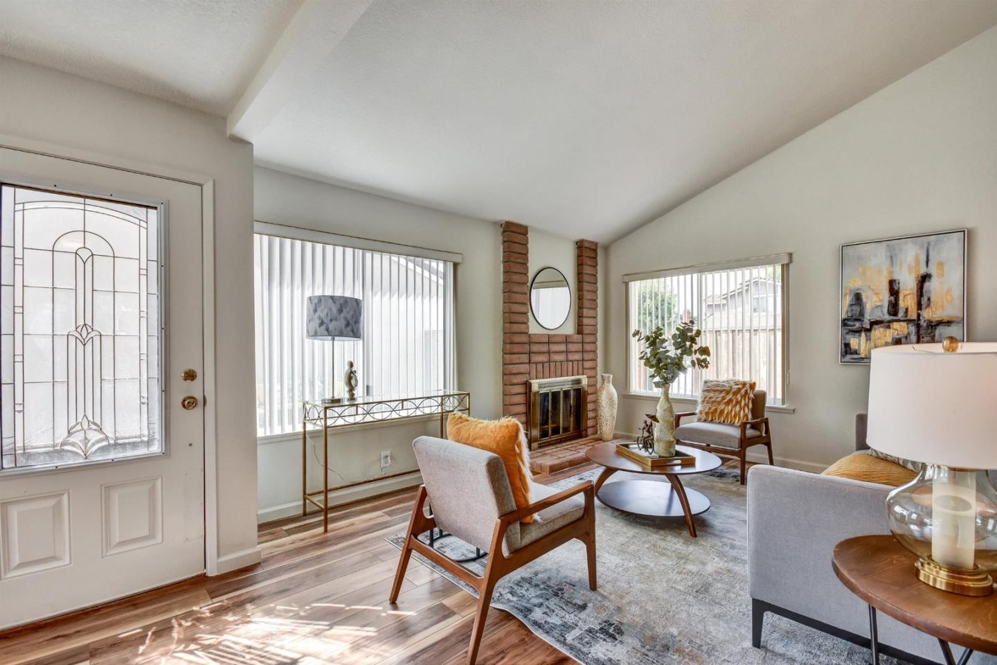 Detail Gallery Image 6 of 35 For 44 Southmar Ct, San Jose,  CA 95138 - 4 Beds | 2/1 Baths