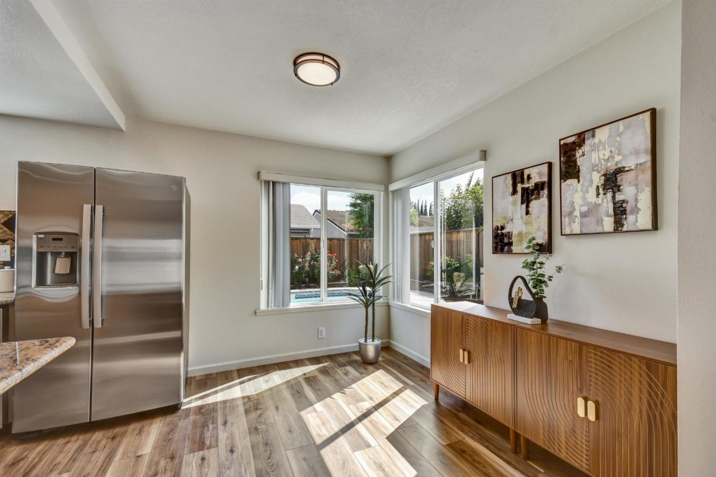 Detail Gallery Image 8 of 35 For 44 Southmar Ct, San Jose,  CA 95138 - 4 Beds | 2/1 Baths