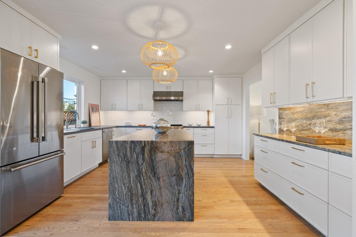 Detail Gallery Image 15 of 48 For 213 Miramontes Ave, Half Moon Bay,  CA 94019 - 4 Beds | 2/1 Baths