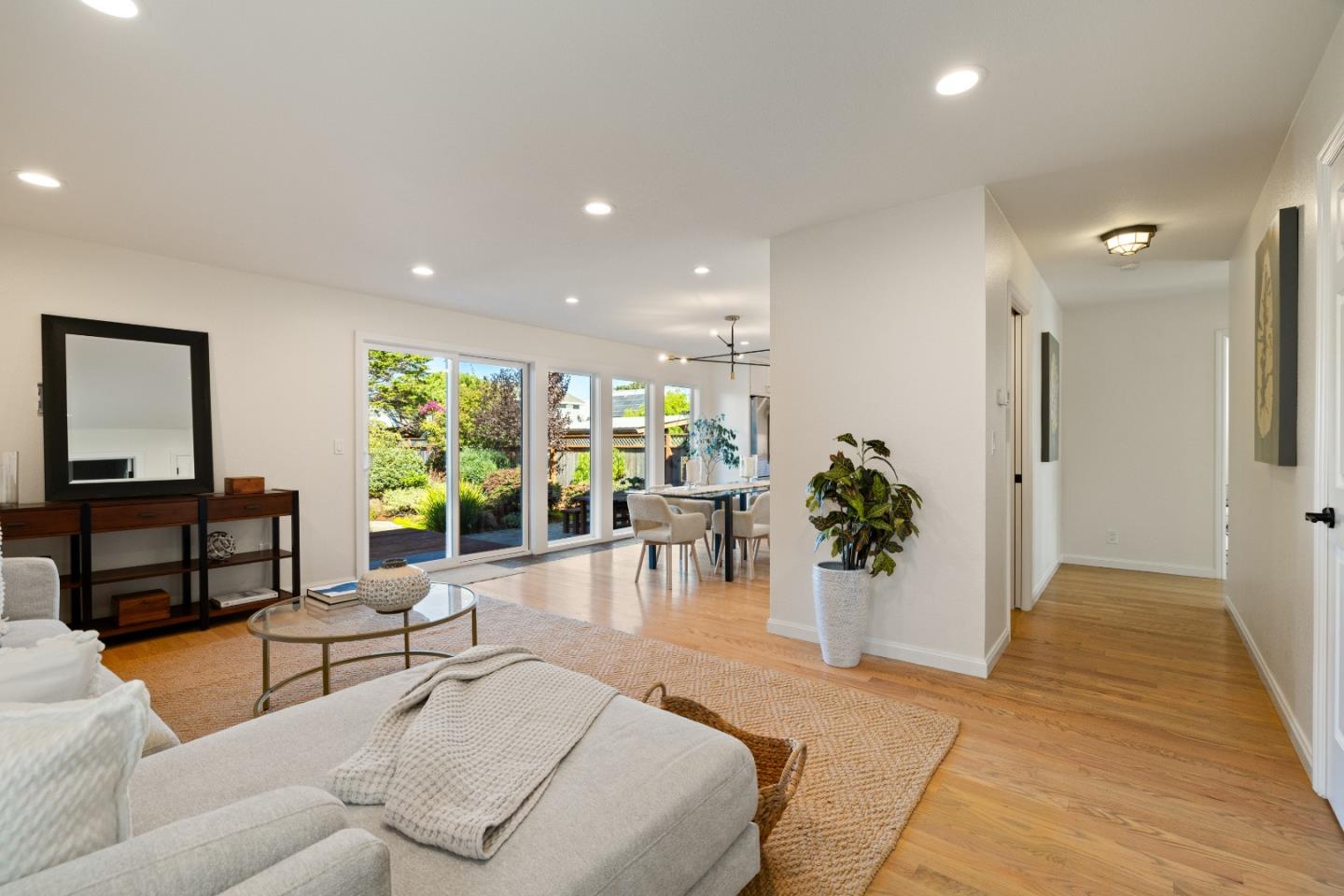 Detail Gallery Image 22 of 48 For 213 Miramontes Ave, Half Moon Bay,  CA 94019 - 4 Beds | 2/1 Baths