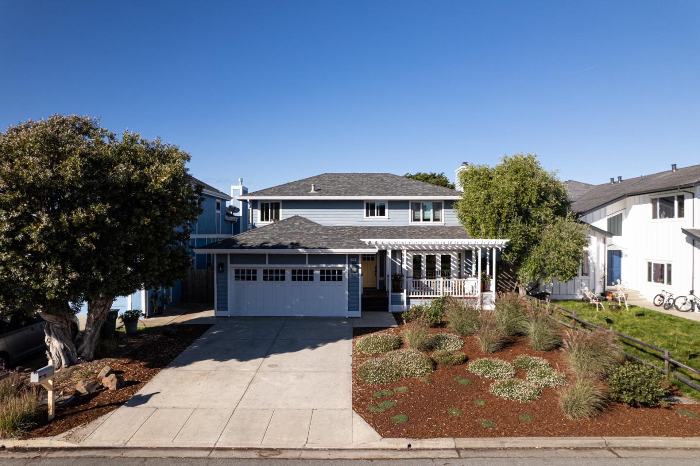 Detail Gallery Image 3 of 48 For 213 Miramontes Ave, Half Moon Bay,  CA 94019 - 4 Beds | 2/1 Baths