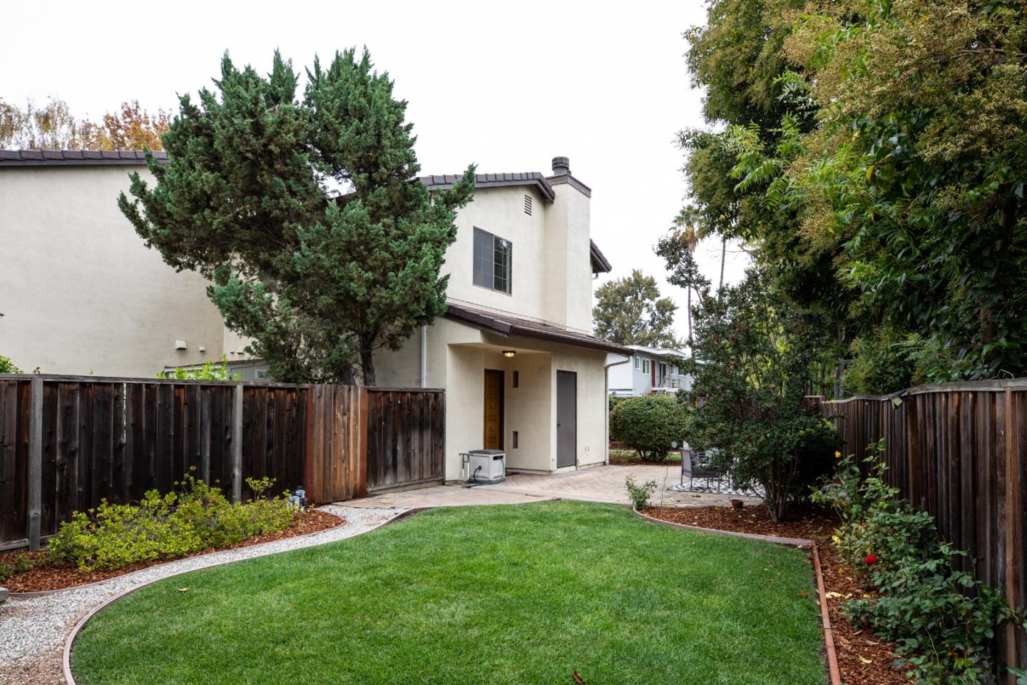 Detail Gallery Image 12 of 19 For 347 Sierra Vista Ave #10,  Mountain View,  CA 94043 - 2 Beds | 1/1 Baths