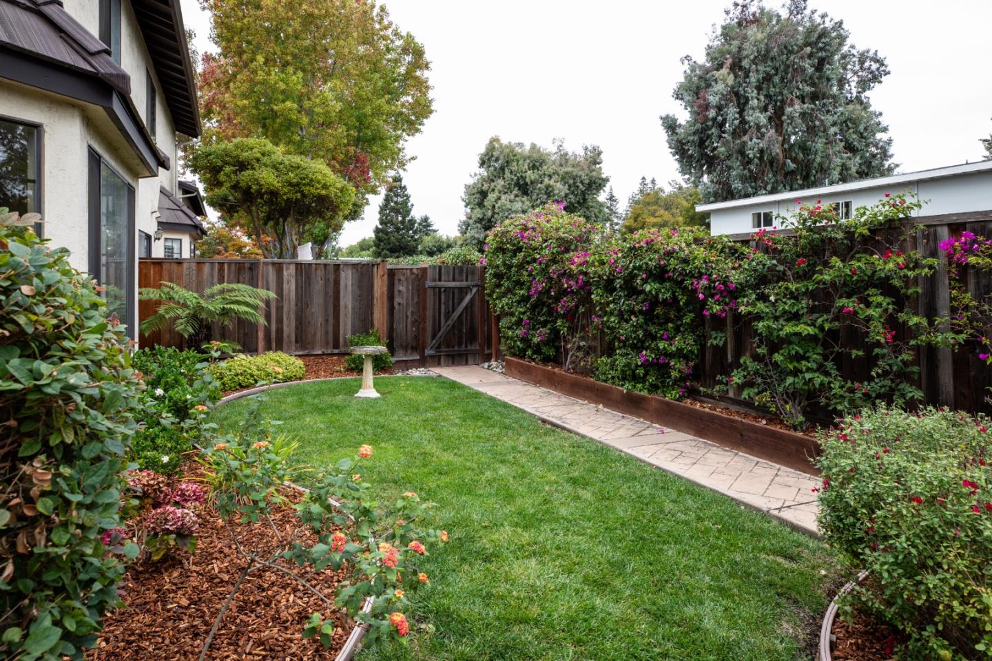 Detail Gallery Image 14 of 19 For 347 Sierra Vista Ave #10,  Mountain View,  CA 94043 - 2 Beds | 1/1 Baths