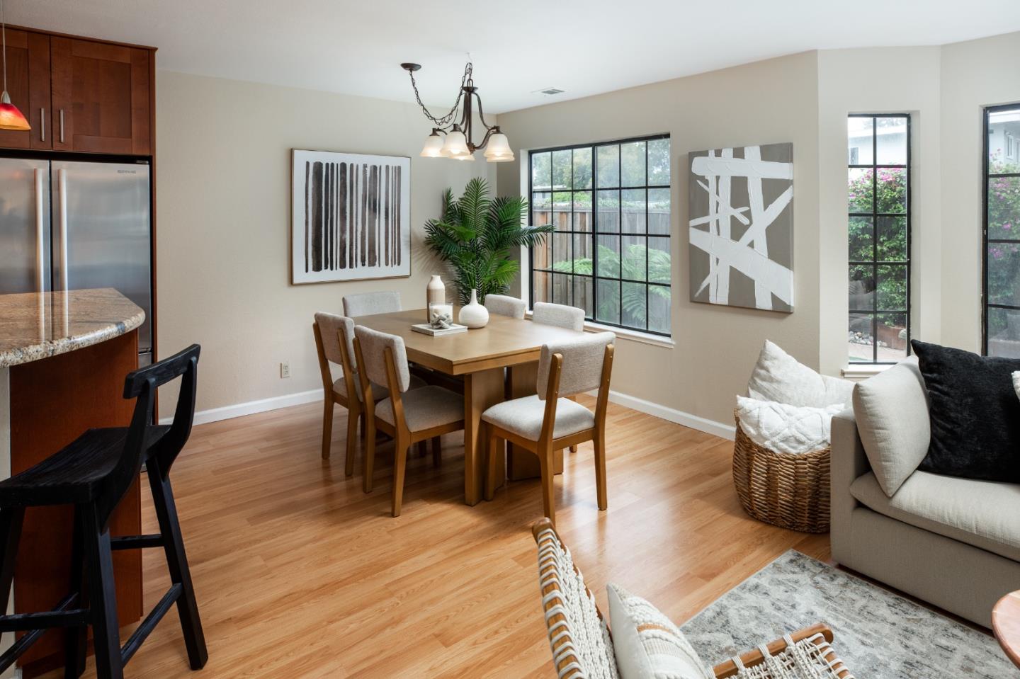 Detail Gallery Image 4 of 19 For 347 Sierra Vista Ave #10,  Mountain View,  CA 94043 - 2 Beds | 1/1 Baths