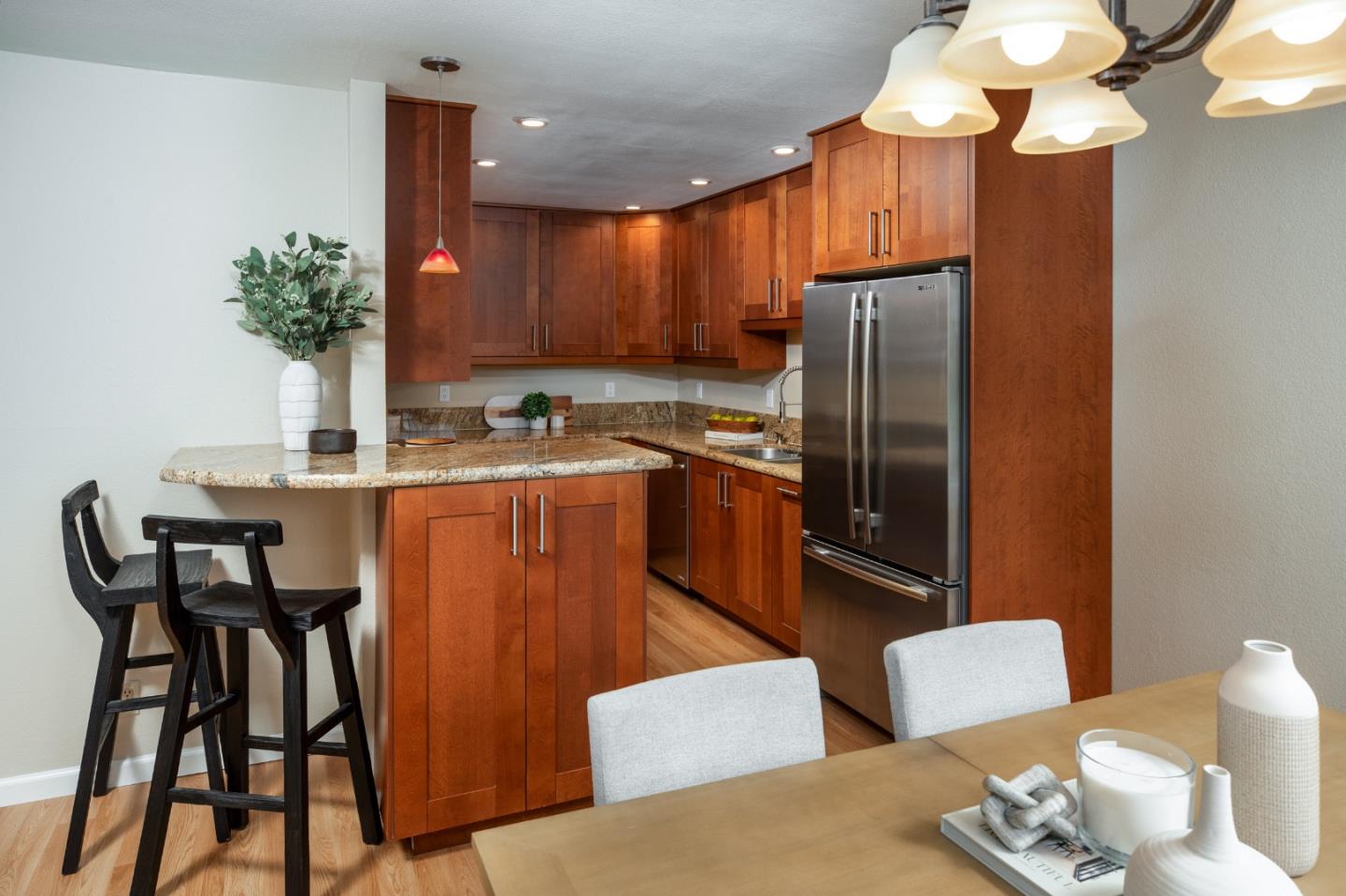 Detail Gallery Image 6 of 19 For 347 Sierra Vista Ave #10,  Mountain View,  CA 94043 - 2 Beds | 1/1 Baths