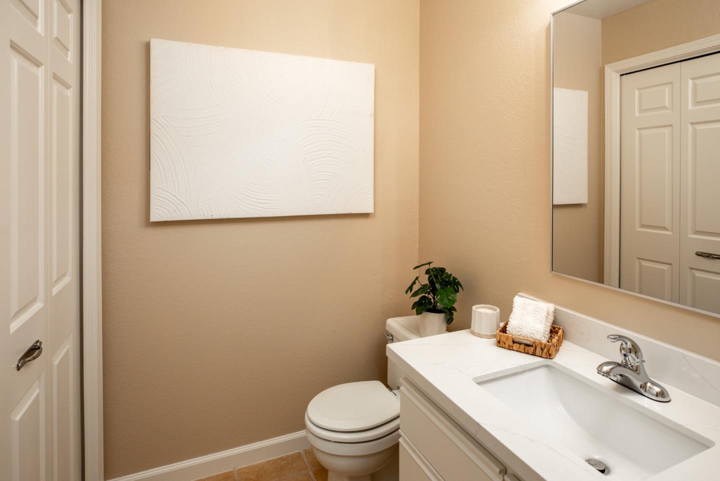 Detail Gallery Image 8 of 19 For 347 Sierra Vista Ave #10,  Mountain View,  CA 94043 - 2 Beds | 1/1 Baths