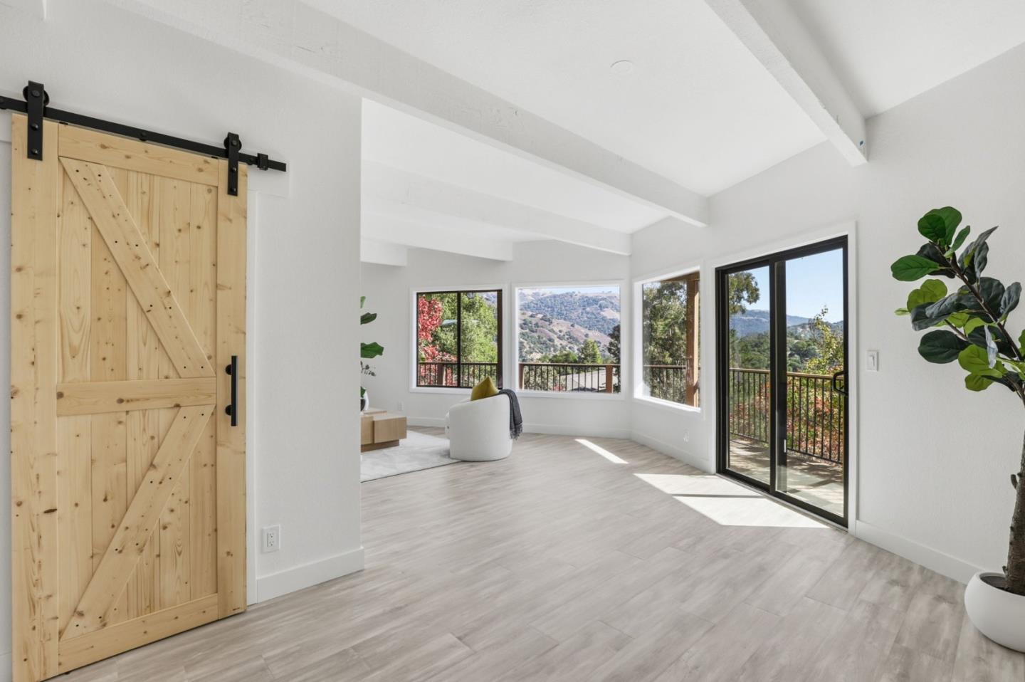 Detail Gallery Image 13 of 63 For 16955 Oakridge Ln, Morgan Hill,  CA 95037 - 3 Beds | 3/1 Baths