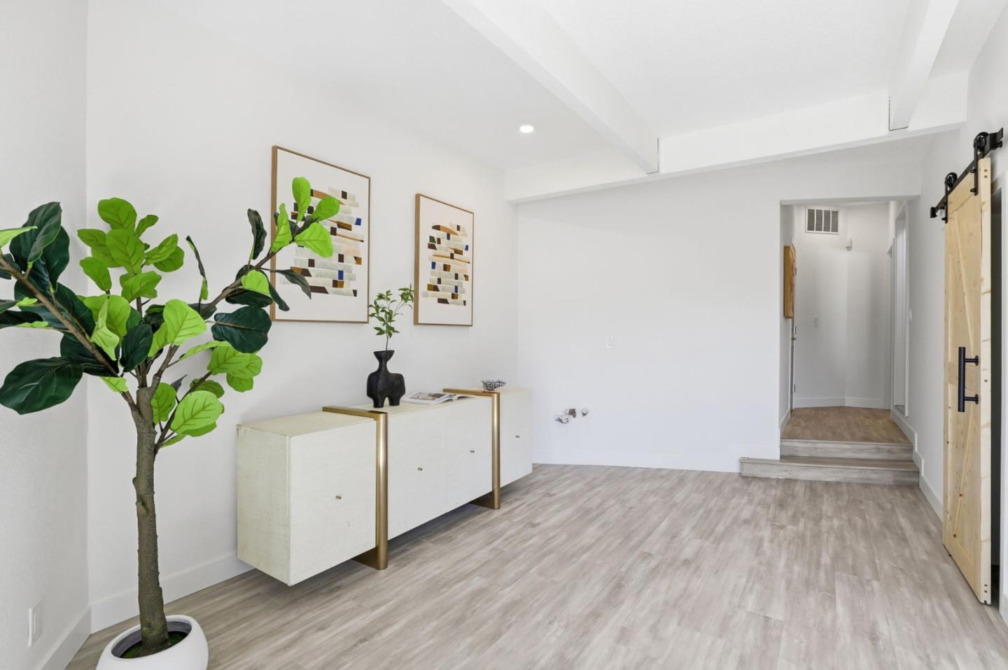 Detail Gallery Image 16 of 63 For 16955 Oakridge Ln, Morgan Hill,  CA 95037 - 3 Beds | 3/1 Baths