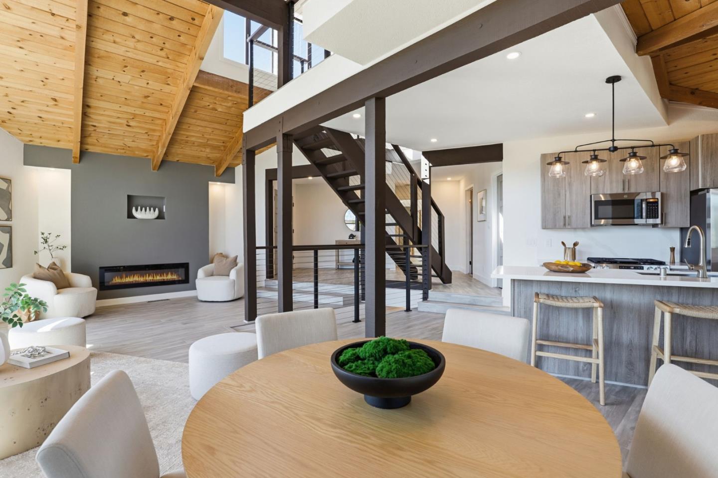 Detail Gallery Image 20 of 63 For 16955 Oakridge Ln, Morgan Hill,  CA 95037 - 3 Beds | 3/1 Baths