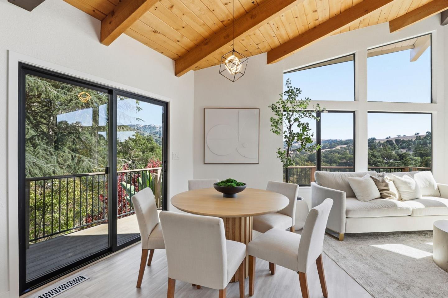 Detail Gallery Image 21 of 63 For 16955 Oakridge Ln, Morgan Hill,  CA 95037 - 3 Beds | 3/1 Baths