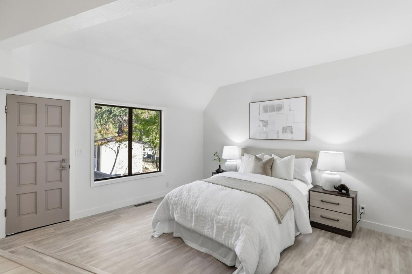 Detail Gallery Image 33 of 63 For 16955 Oakridge Ln, Morgan Hill,  CA 95037 - 3 Beds | 3/1 Baths