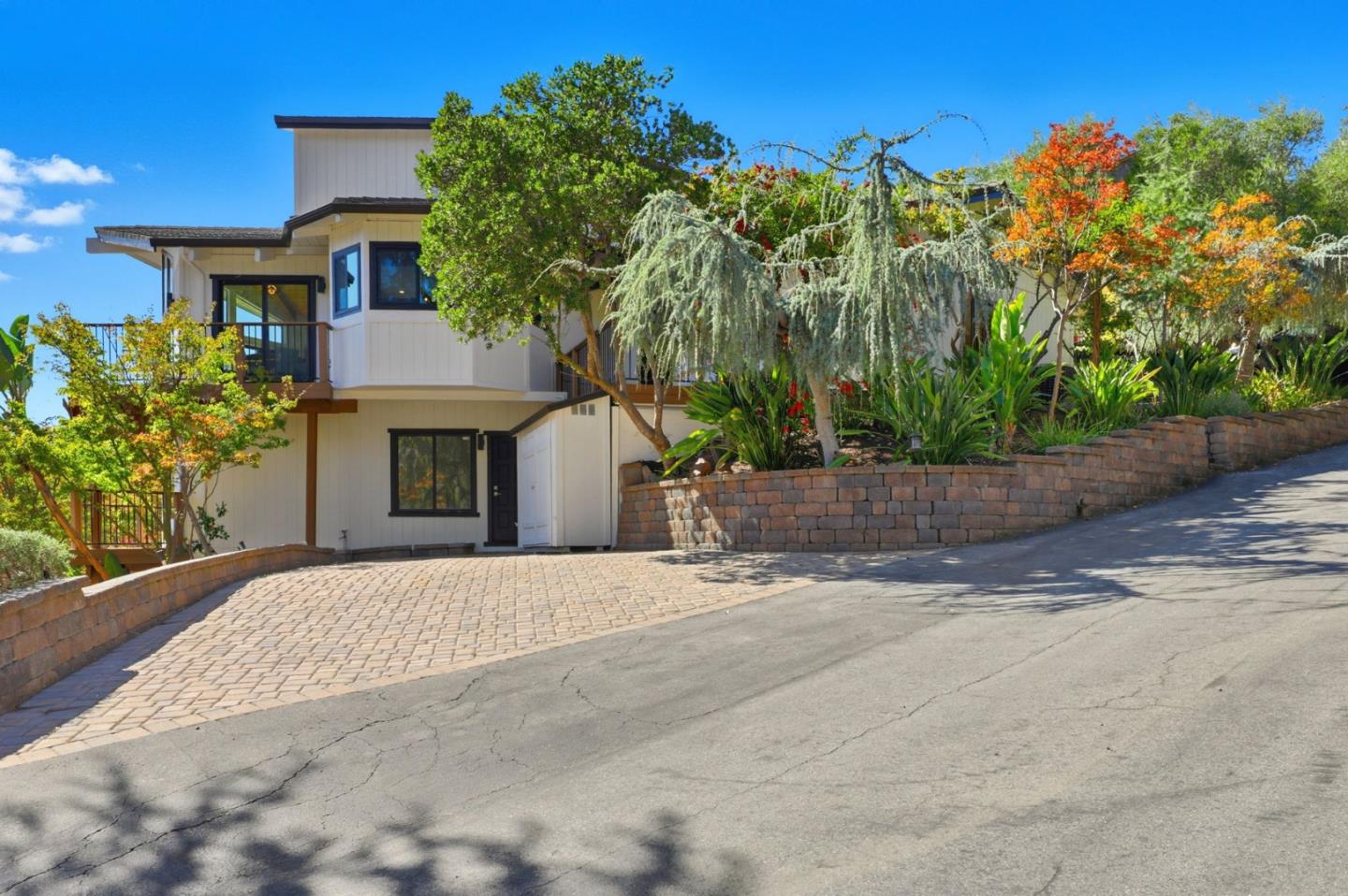 Detail Gallery Image 4 of 63 For 16955 Oakridge Ln, Morgan Hill,  CA 95037 - 3 Beds | 3/1 Baths