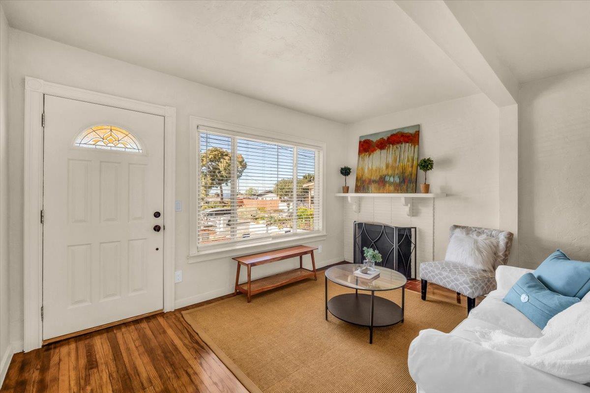 Detail Gallery Image 13 of 32 For 1224 Harding St, Seaside,  CA 93955 - 2 Beds | 1 Baths